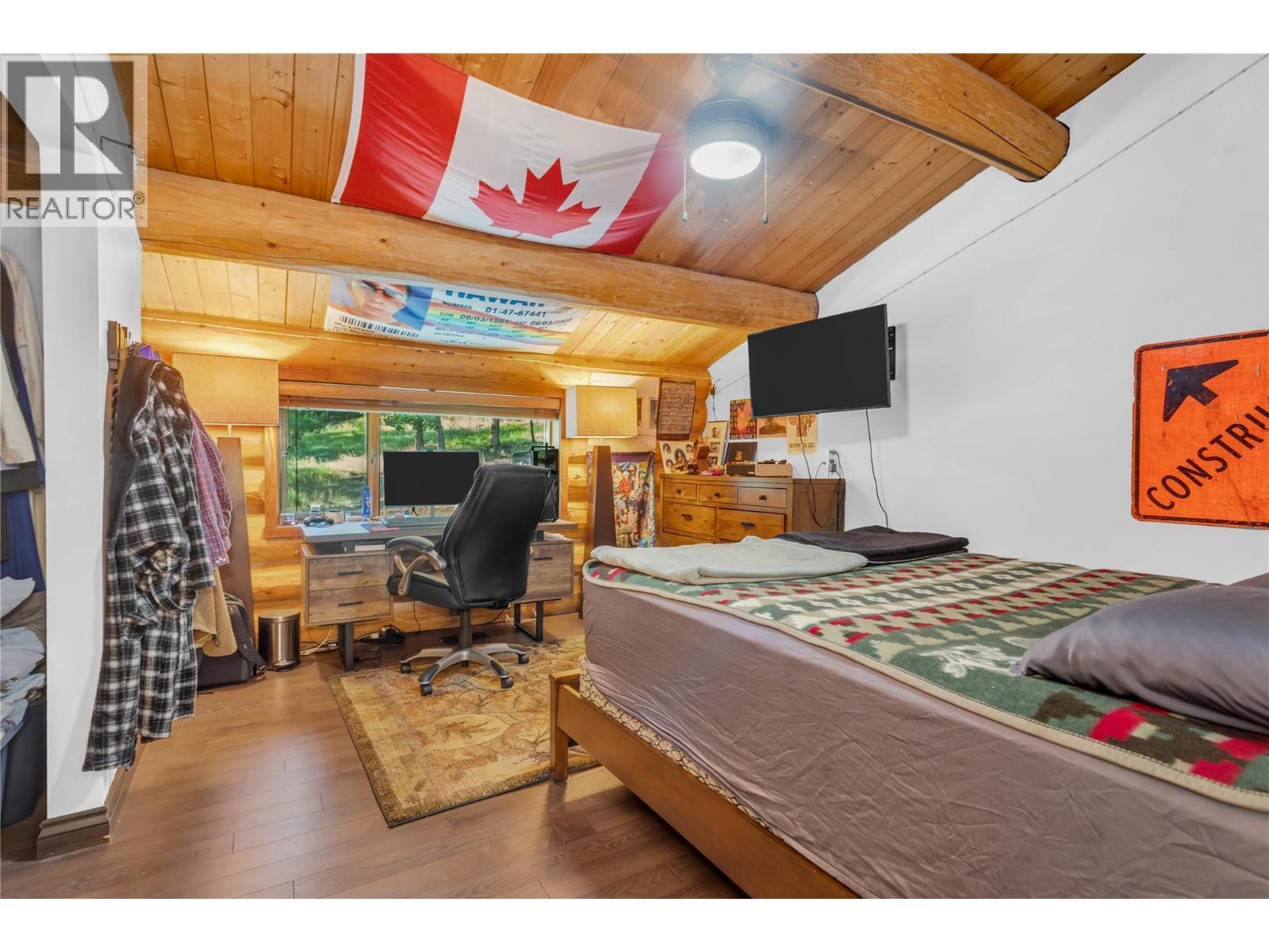 5738 Goudie Road, Kelowna, BC - Indoor Photo Showing Bedroom