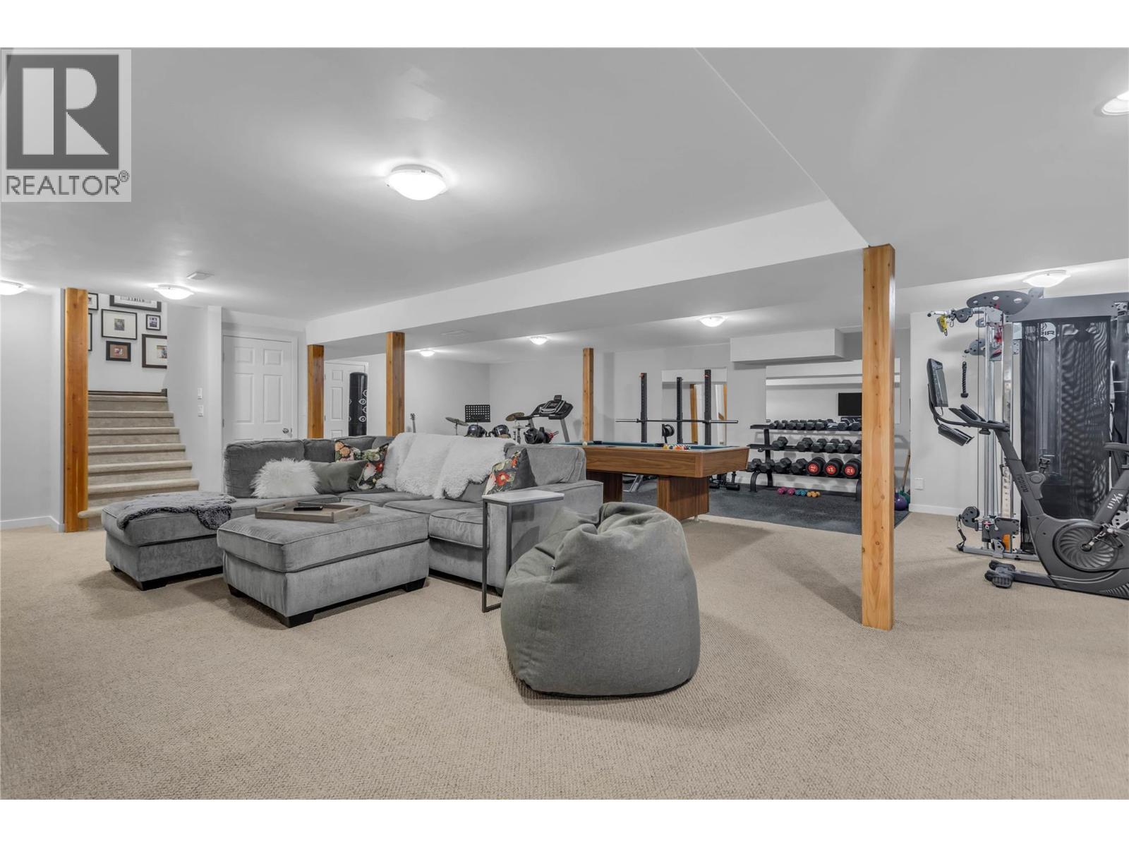 5738 Goudie Road, Kelowna, BC - Indoor