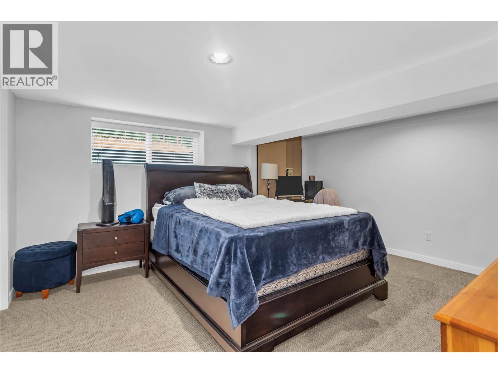 5738 Goudie Road, Kelowna, BC - Indoor Photo Showing Bedroom