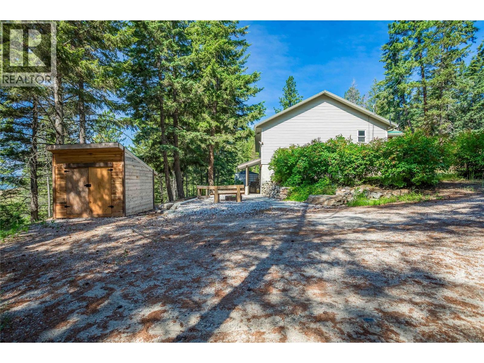 5738 Goudie Road, Kelowna, BC - Outdoor