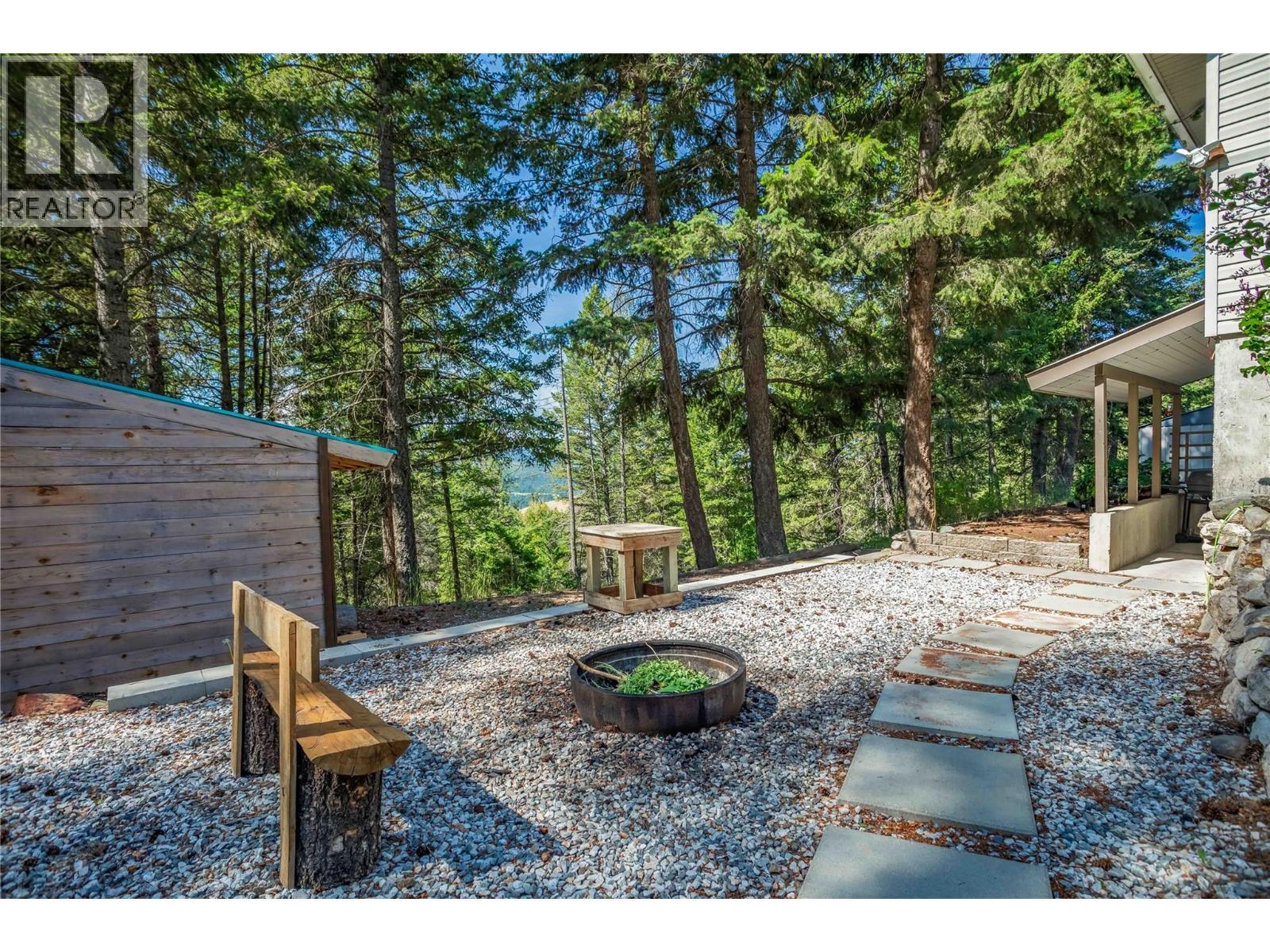 5738 Goudie Road, Kelowna, BC - Outdoor
