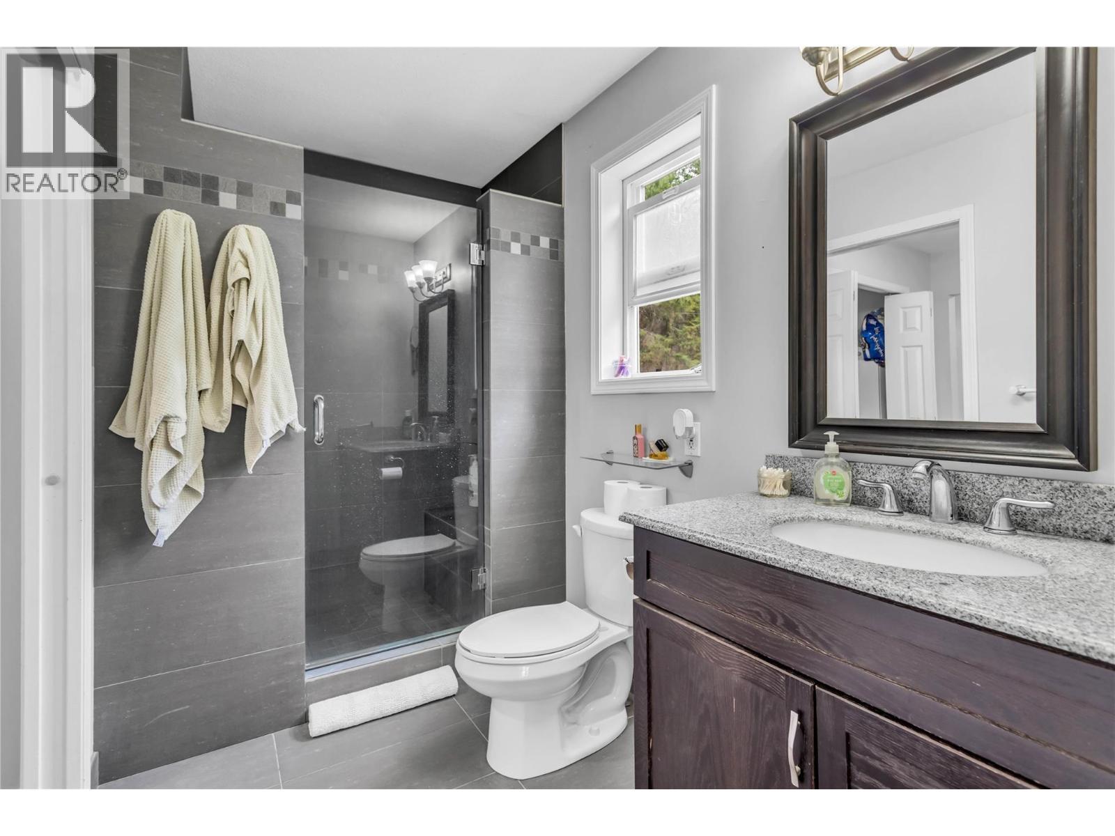 5738 Goudie Road, Kelowna, BC - Indoor Photo Showing Bathroom