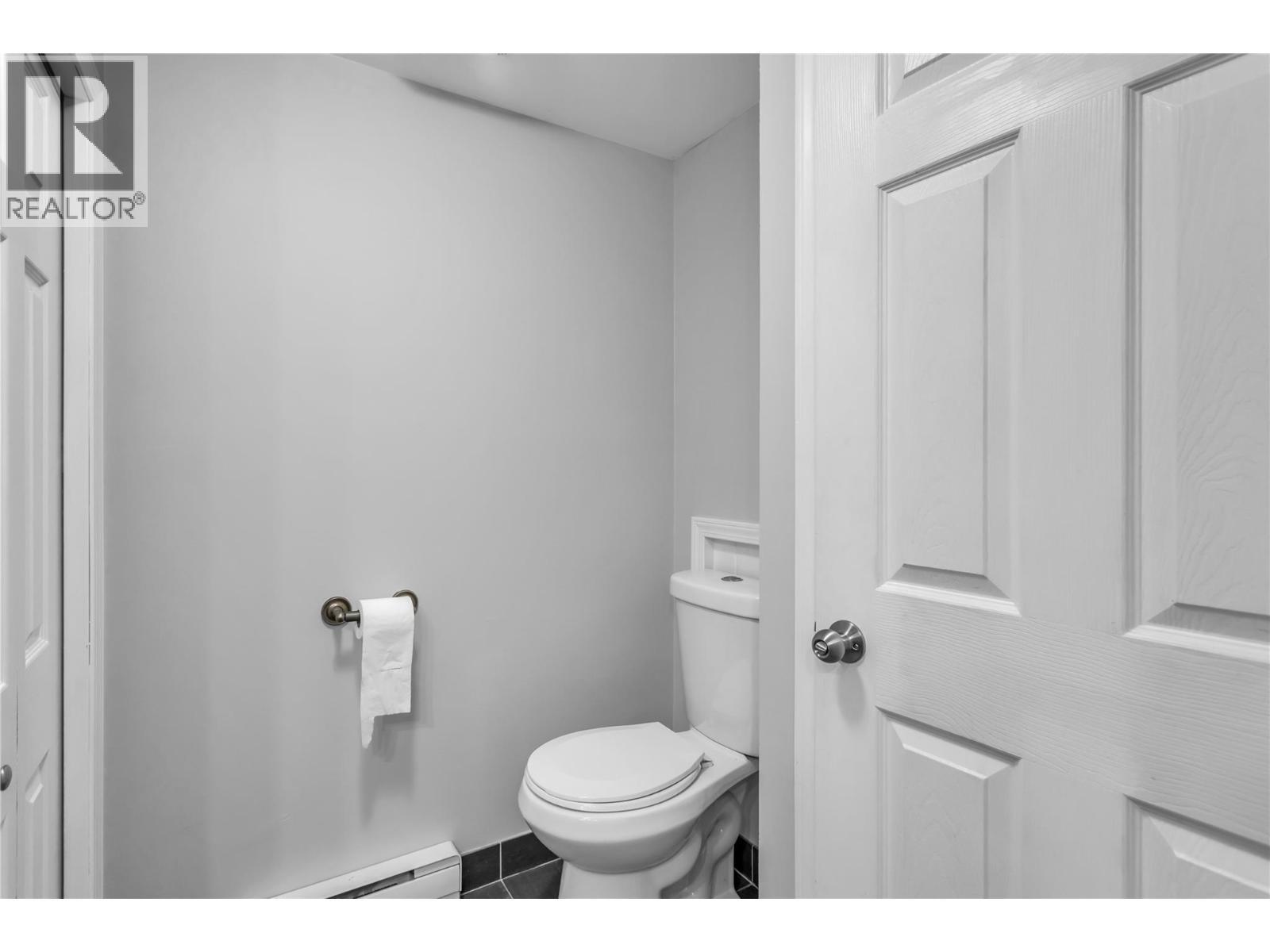 5738 Goudie Road, Kelowna, BC - Indoor Photo Showing Bathroom