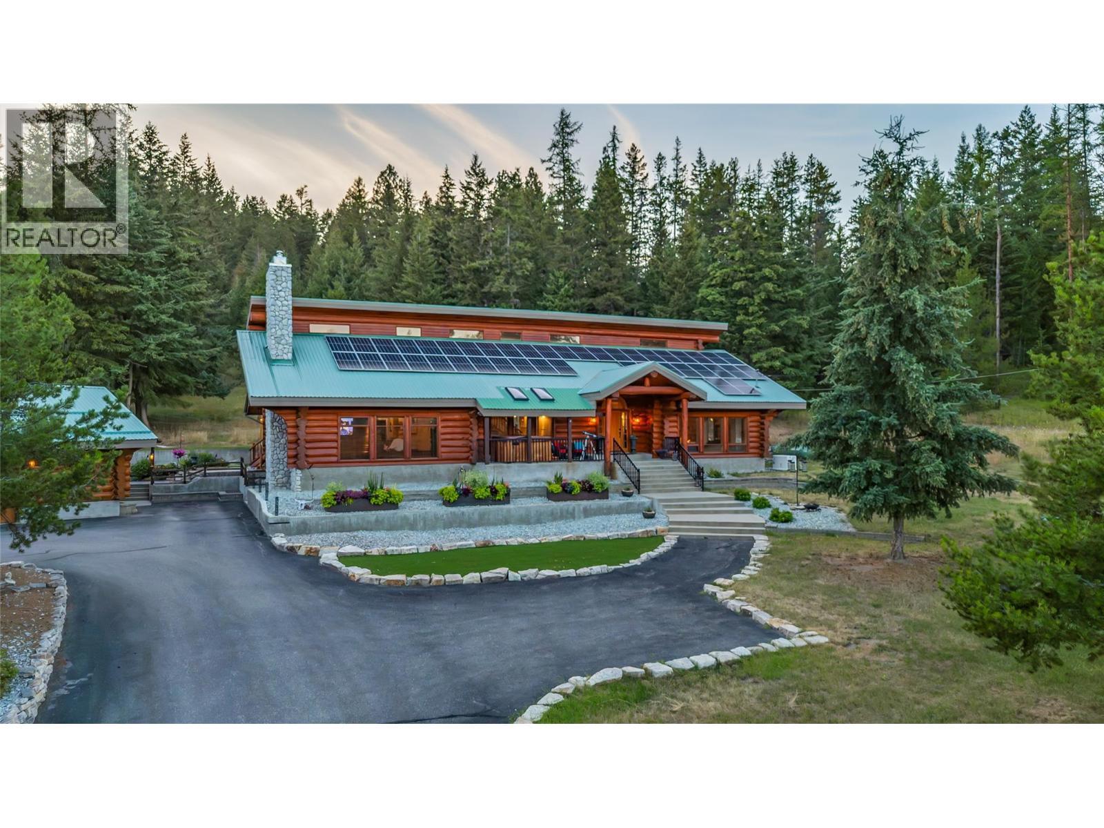 5738 Goudie Road, Kelowna, BC - Outdoor