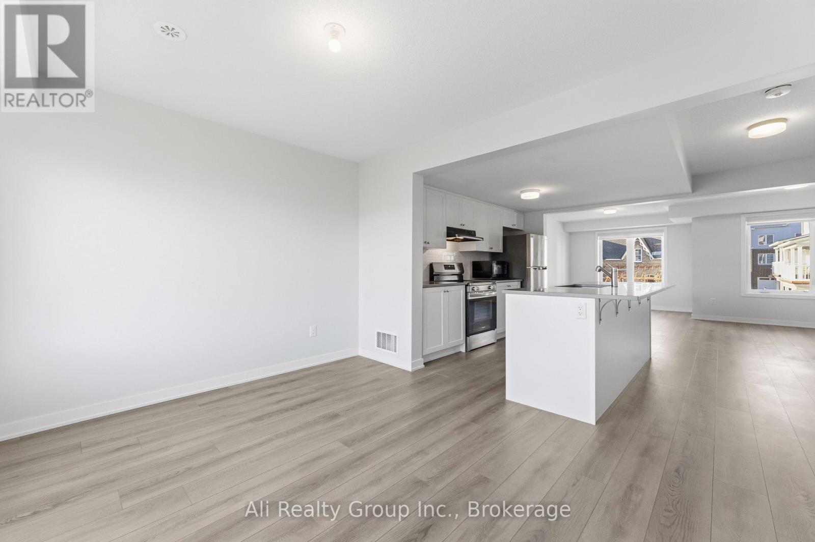 750 Kinstead Private, Ottawa, ON - Indoor Photo Showing Kitchen