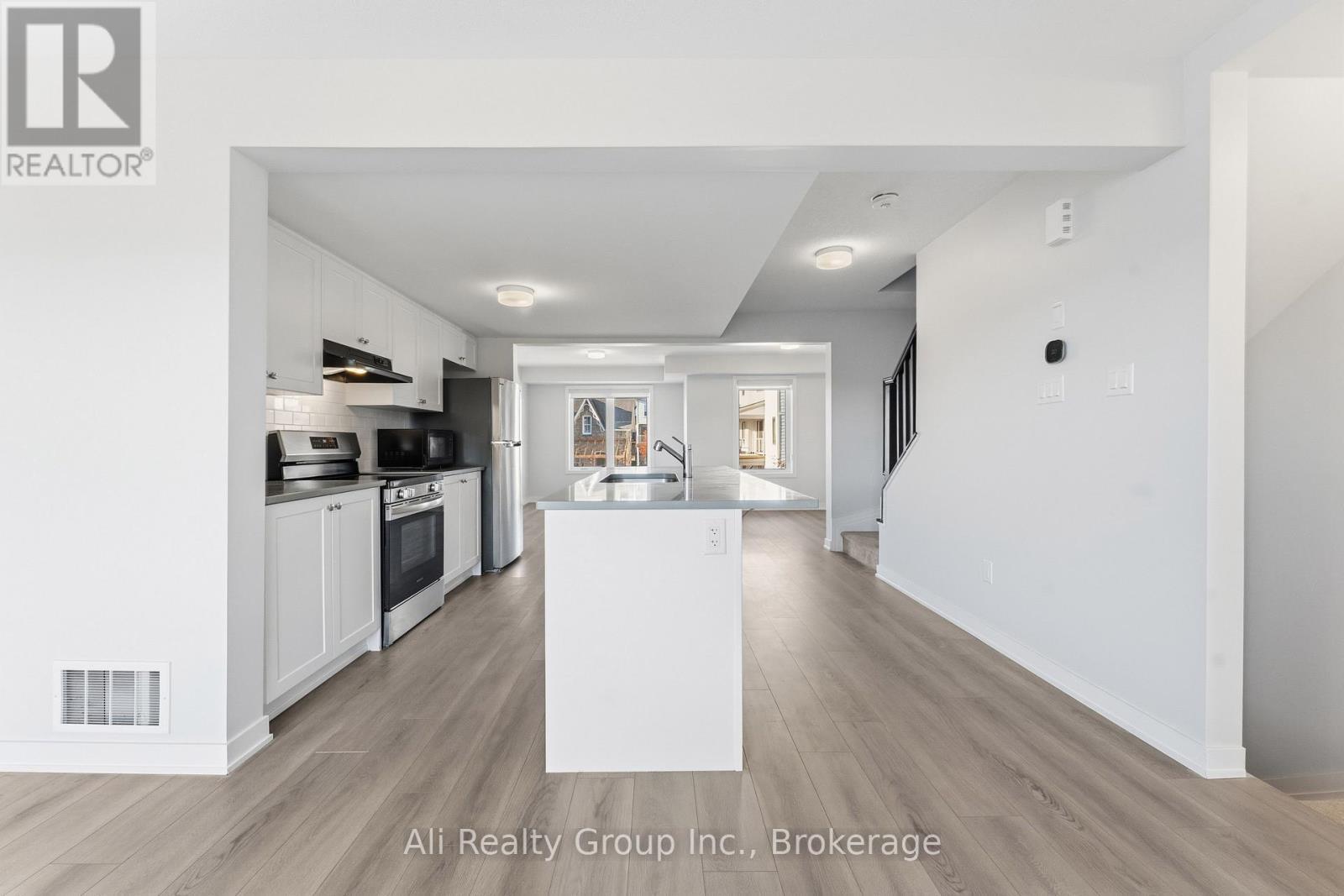 750 Kinstead Private, Ottawa, ON - Indoor Photo Showing Kitchen