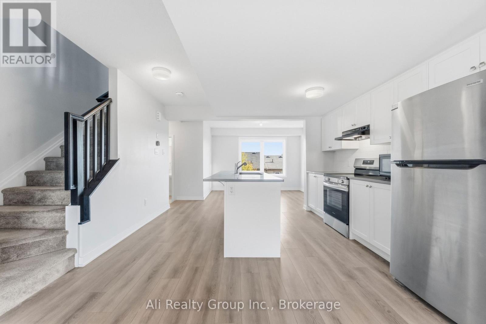 750 Kinstead Private, Ottawa, ON - Indoor Photo Showing Kitchen