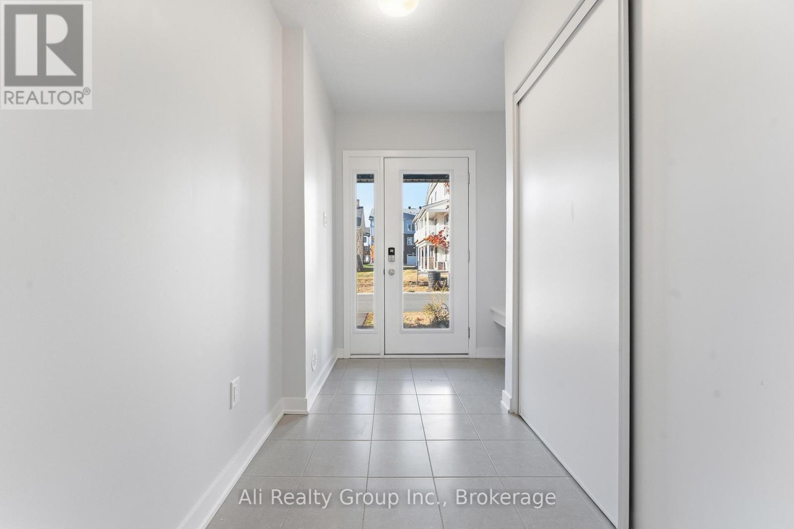 750 Kinstead Private, Ottawa, ON - Indoor Photo Showing Other Room