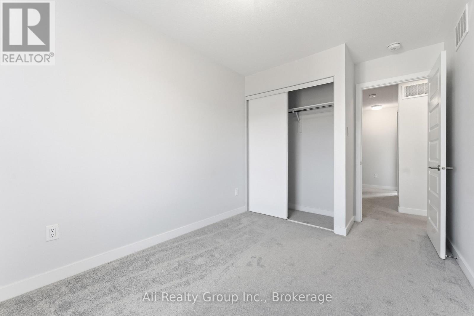 750 Kinstead Private, Ottawa, ON - Indoor Photo Showing Other Room