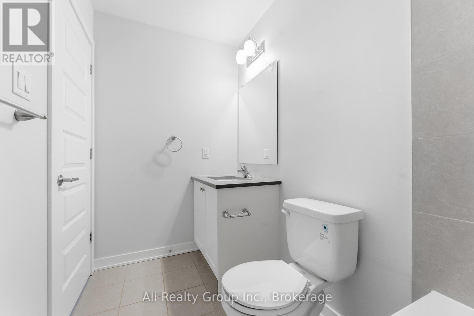 750 Kinstead Private, Ottawa, ON - Indoor Photo Showing Bathroom