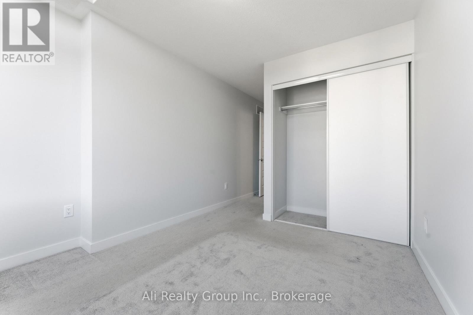 750 Kinstead Private, Ottawa, ON - Indoor Photo Showing Other Room