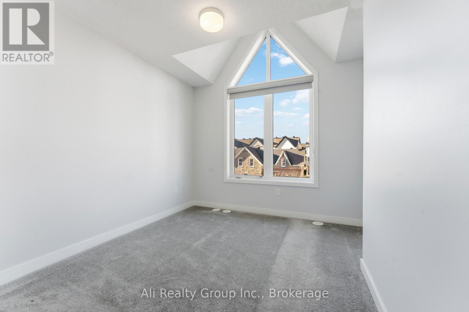 750 Kinstead Private, Ottawa, ON - Indoor Photo Showing Other Room