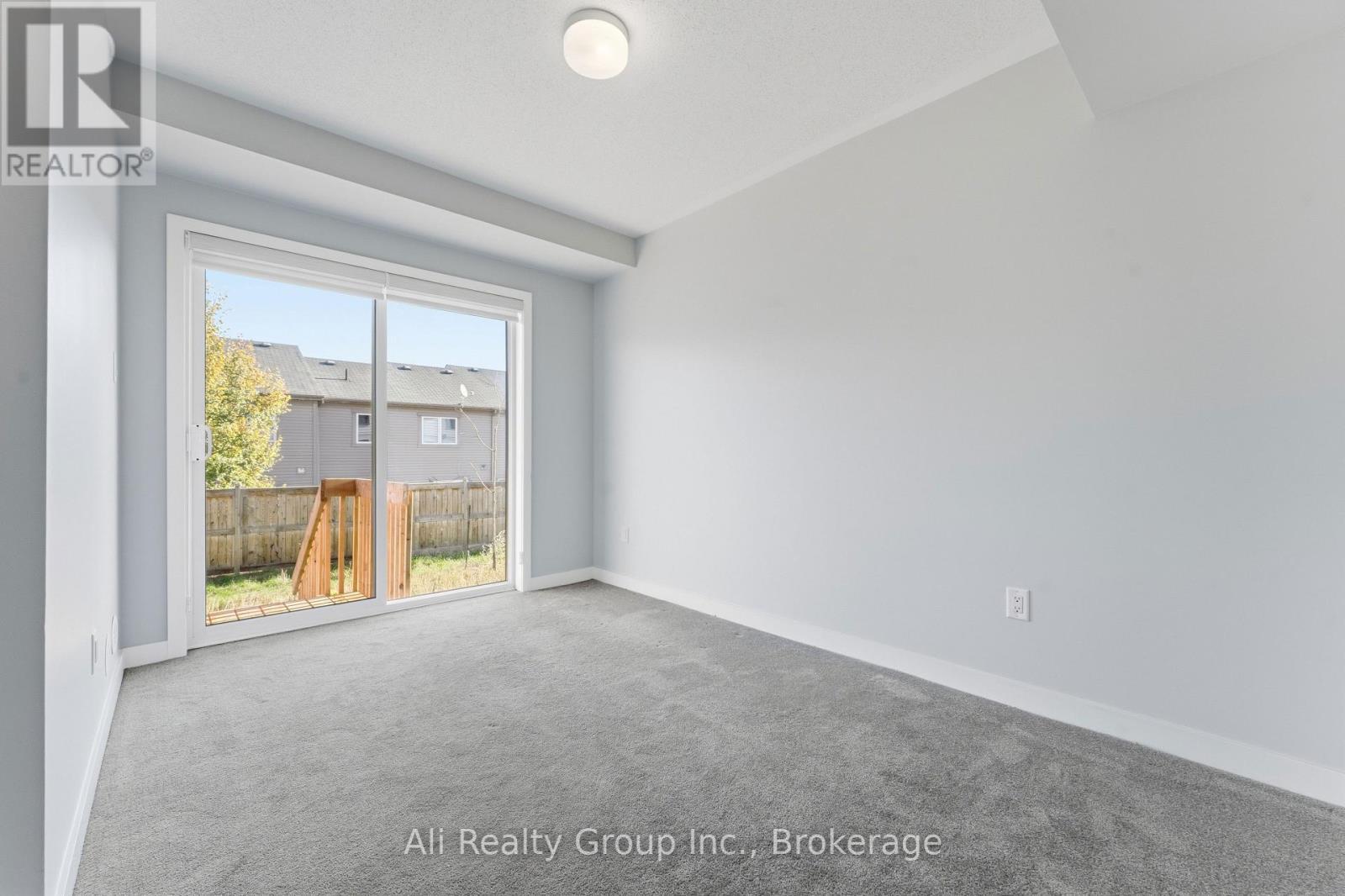 750 Kinstead Private, Ottawa, ON - Indoor Photo Showing Other Room