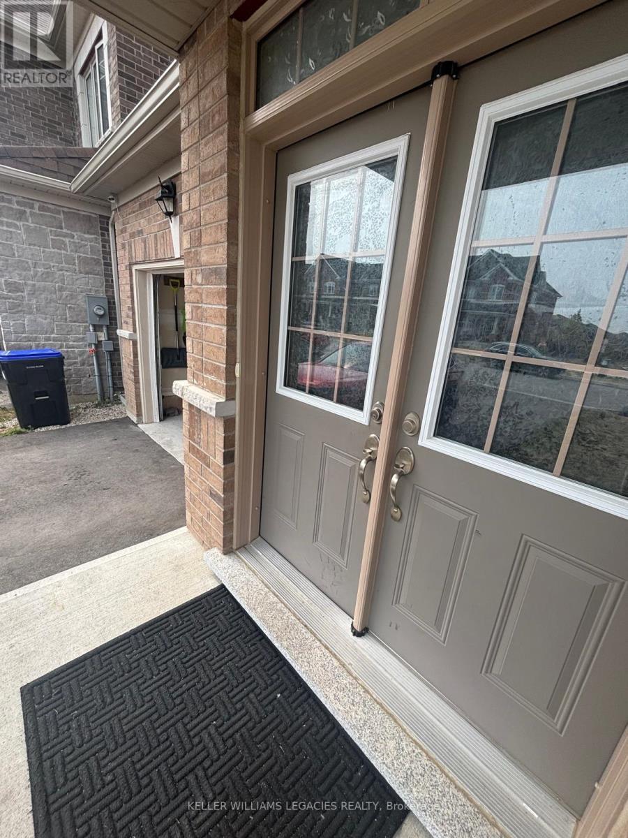 2300 Grainger Loop, Innisfil, ON - With Exterior