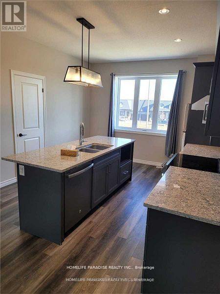 62 - 435 Callaway Road, London North, ON - Indoor Photo Showing Kitchen With Double Sink