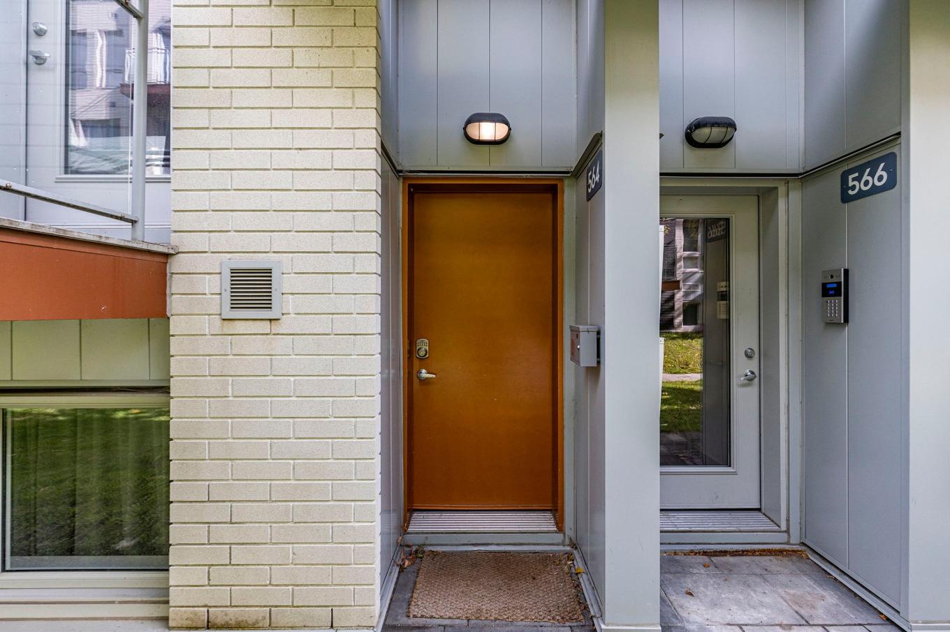 Exterior entrance - 564 Rue Nicolet, Montréal (Mercier/Hochelaga-Maisonneuve), QC - Outdoor With Exterior