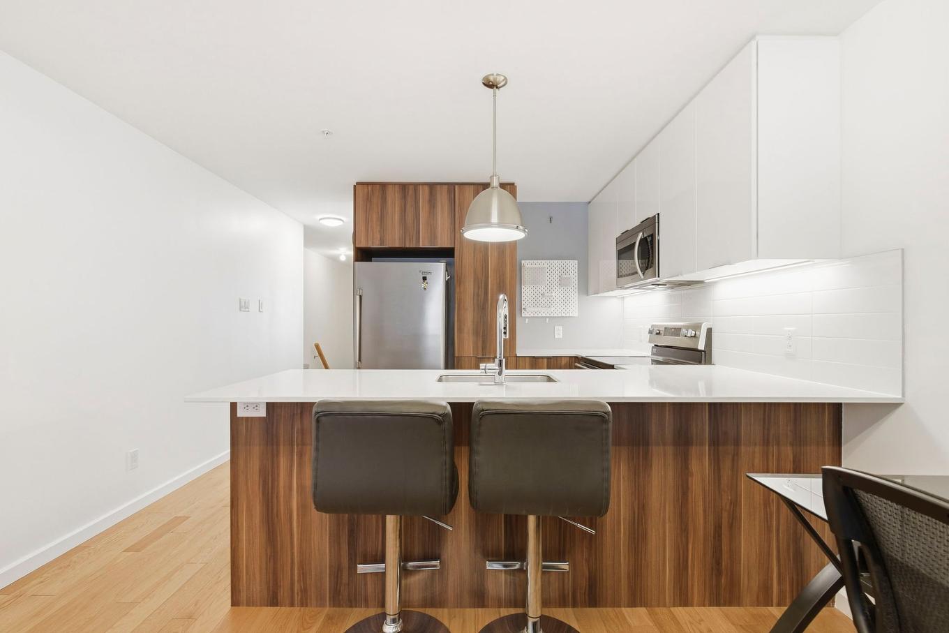 Kitchen - 564 Rue Nicolet, Montréal (Mercier/Hochelaga-Maisonneuve), QC - Indoor Photo Showing Kitchen With Double Sink With Upgraded Kitchen