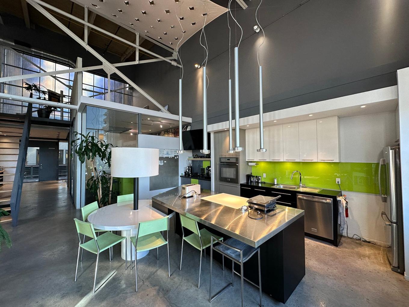 Kitchen - 220-2600 Rue William-Tremblay, Montréal (Rosemont/La Petite-Patrie), QC - Indoor