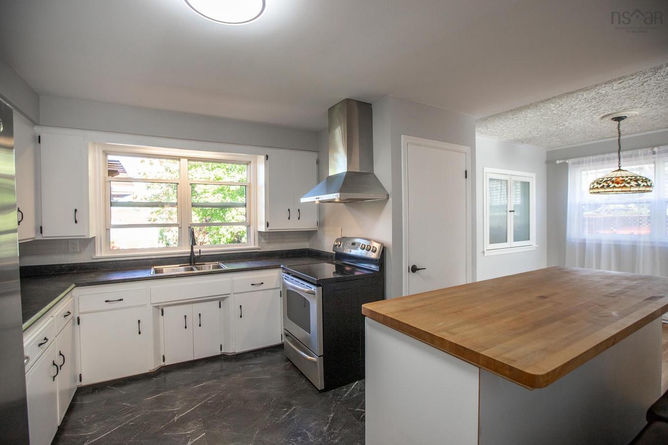 72 Mount Edward Road, Dartmouth, NS