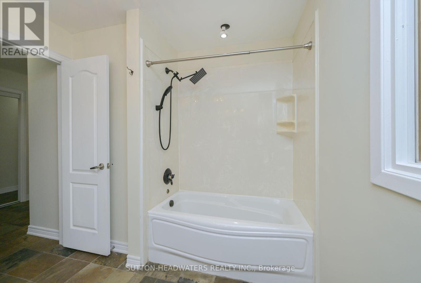 5 Cedar Drive, Caledon, ON - Indoor Photo Showing Bathroom