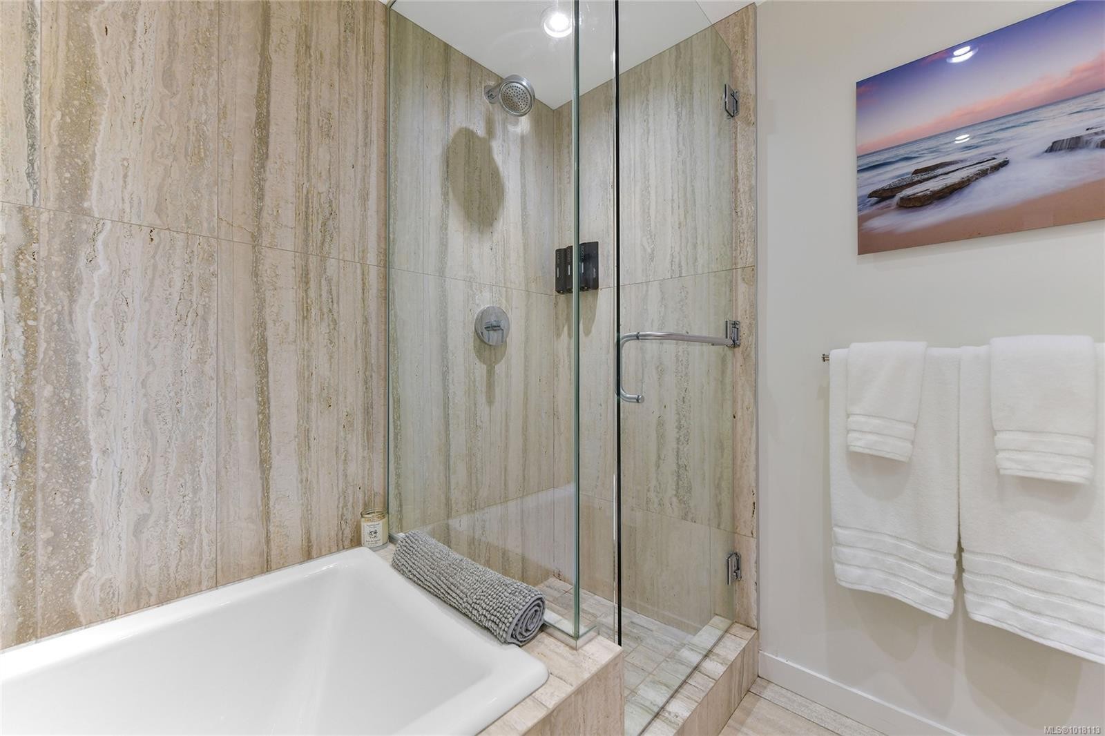 1003-707 Courtney St, Victoria, BC - Indoor Photo Showing Bathroom