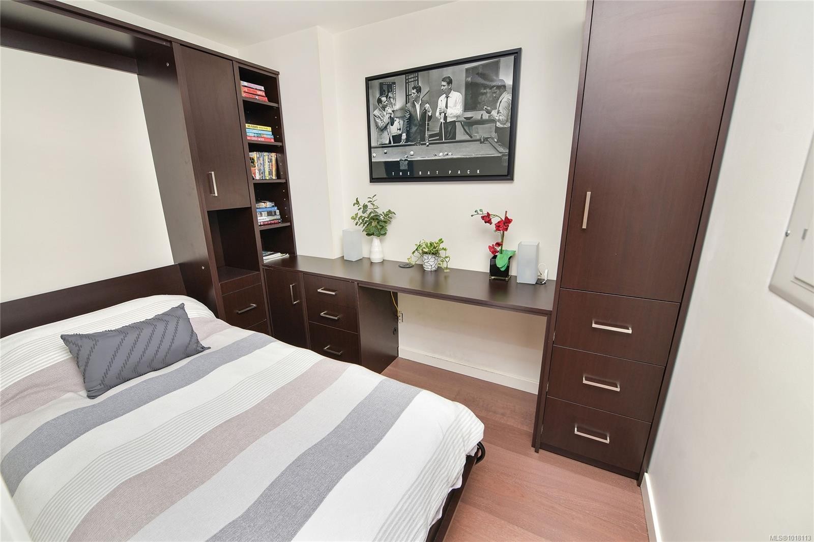 1003-707 Courtney St, Victoria, BC - Indoor Photo Showing Bedroom