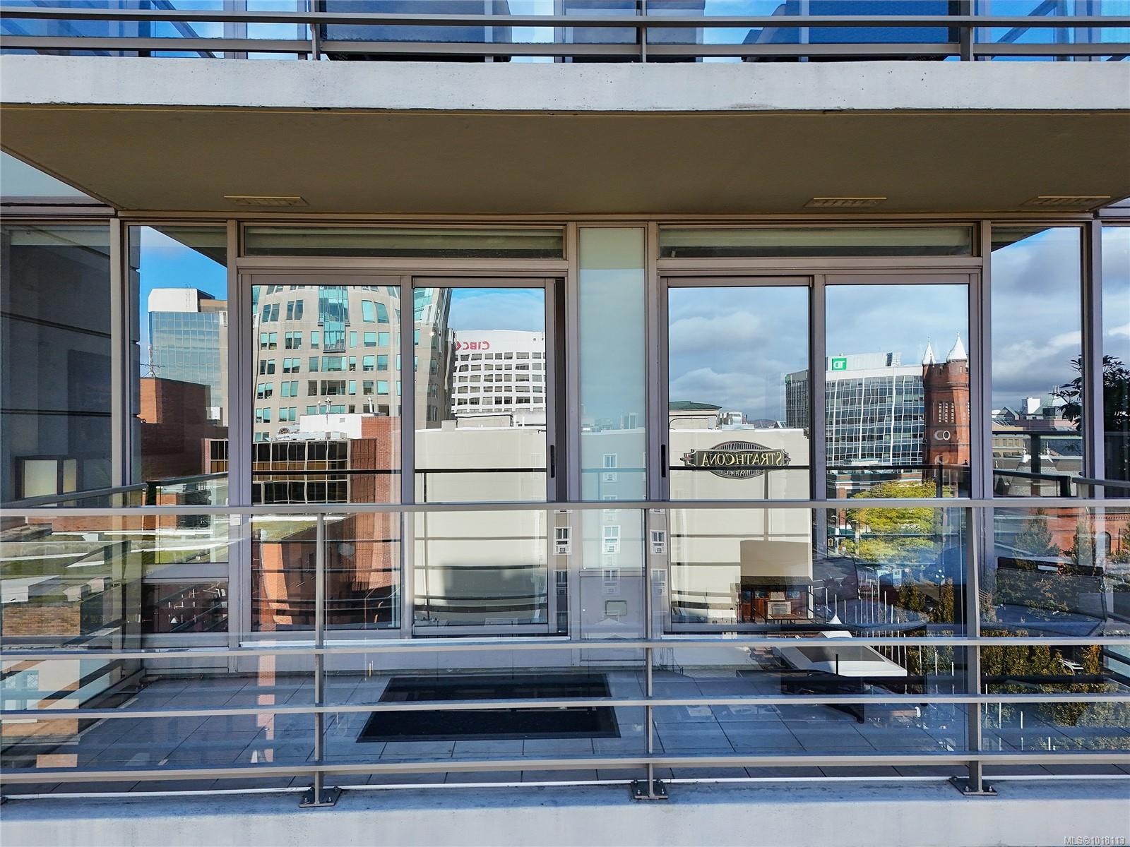 1003-707 Courtney St, Victoria, BC - Outdoor With Balcony