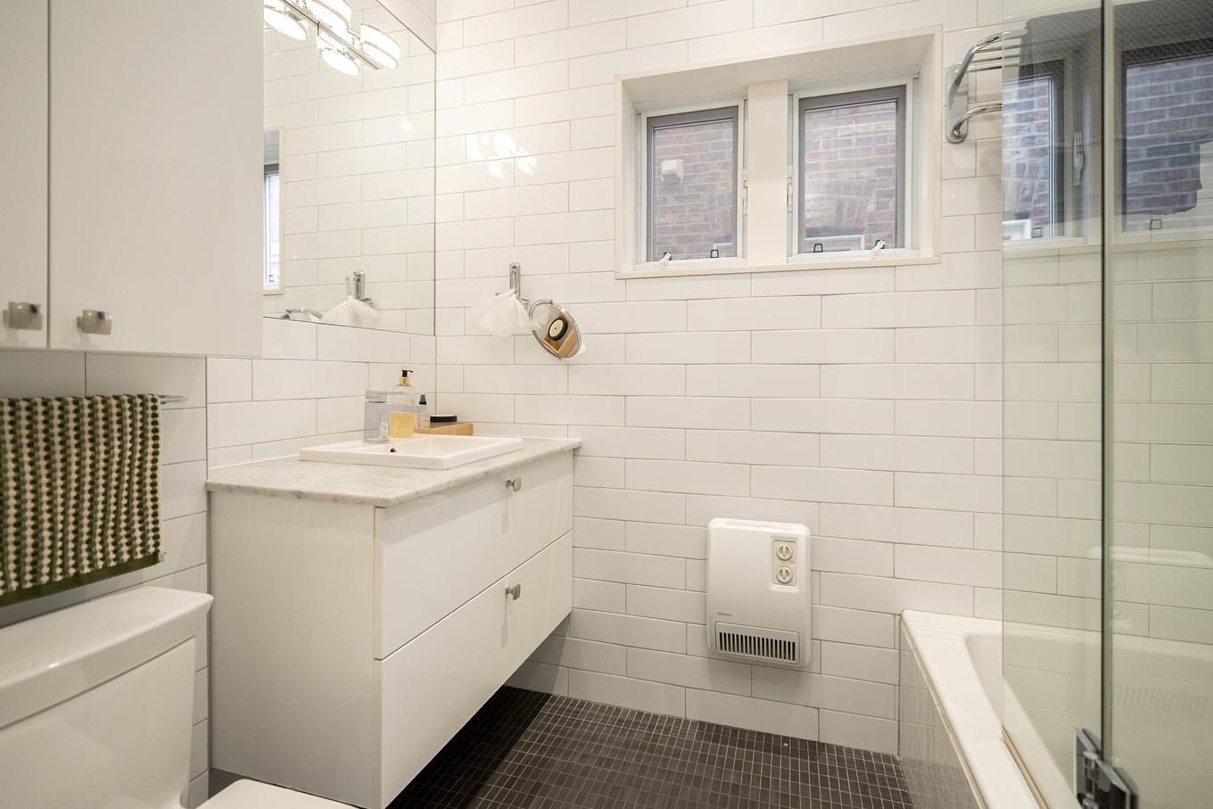 Salle de bains - 4083 Av. D'Oxford, Montréal (Côte-Des-Neiges/Notre-Dame-De-Grâce), QC - Indoor Photo Showing Bathroom