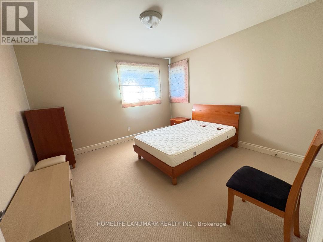 29 Hans Drive, Markham, ON - Indoor Photo Showing Bedroom