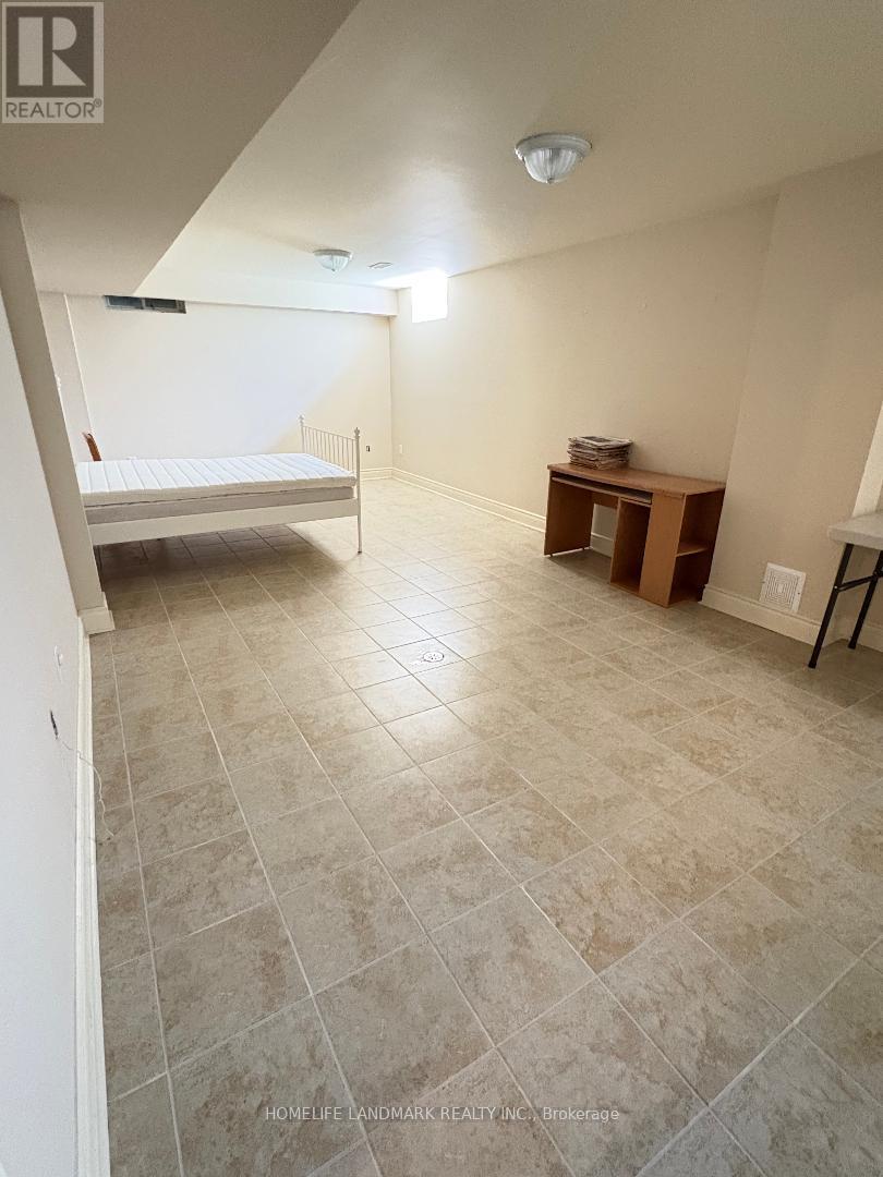 29 Hans Drive, Markham, ON - Indoor Photo Showing Other Room