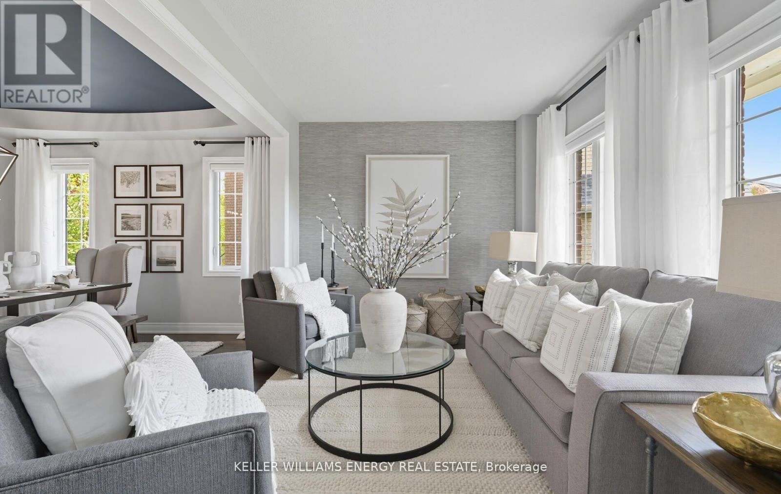 28 Coach Crescent, Whitby (Taunton North), ON - Indoor Photo Showing Living Room