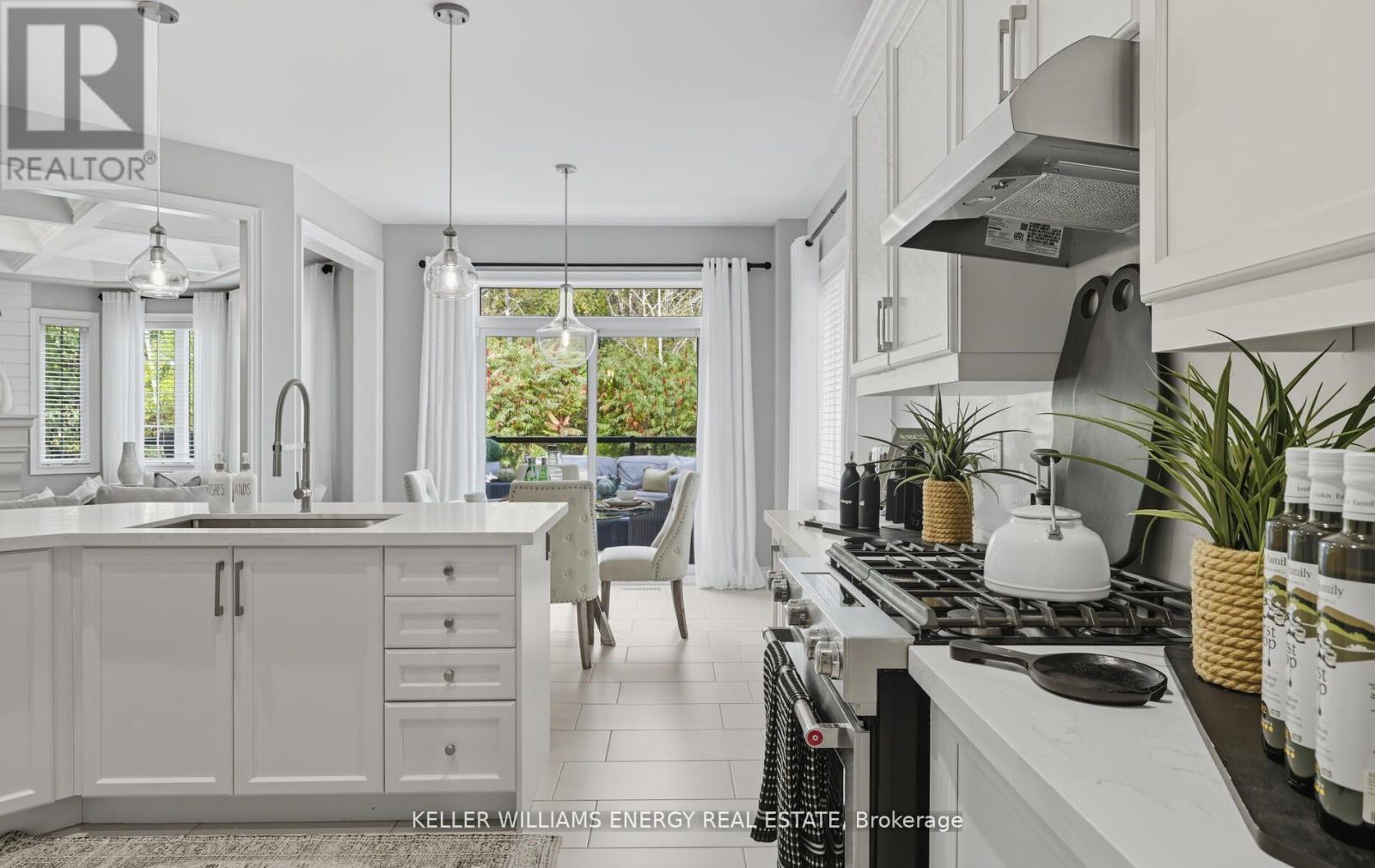 28 Coach Crescent, Whitby (Taunton North), ON - Indoor Photo Showing Kitchen
