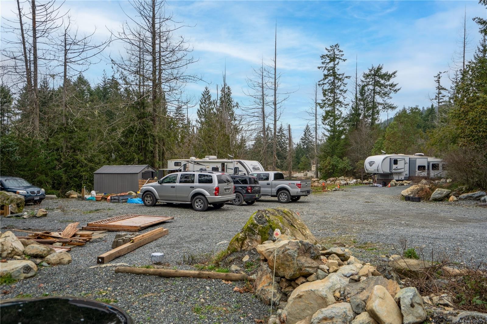 687-689 Shawnigan Lake Rd, Shawnigan Lake, BC