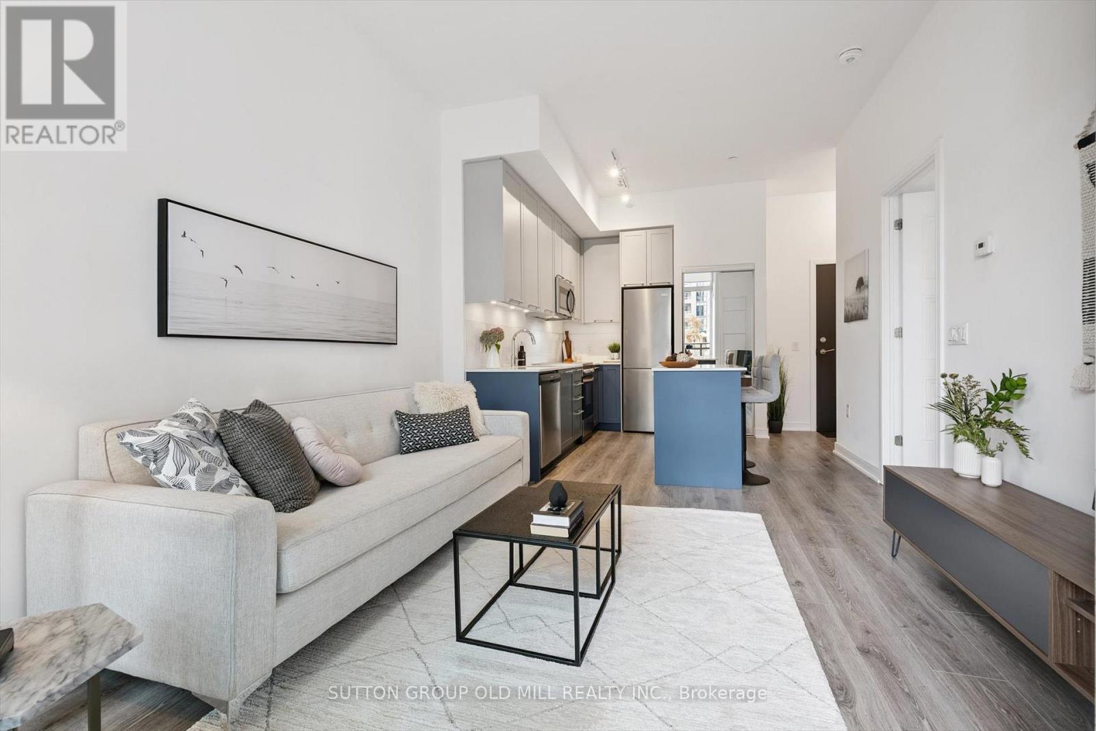 101 - 25 Neighbourhood Lane, Toronto, ON - Indoor Photo Showing Living Room