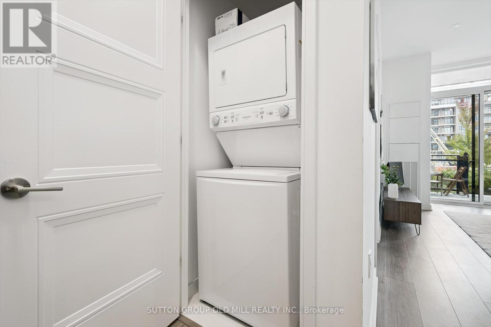101 - 25 Neighbourhood Lane, Toronto, ON - Indoor Photo Showing Laundry Room