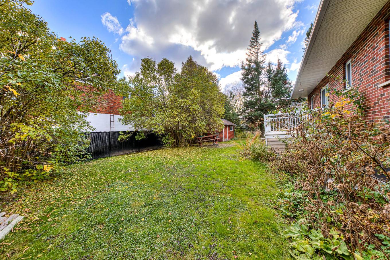 Backyard - 3805 Rue De L'Université, Longueuil (Saint-Hubert), QC - Outdoor