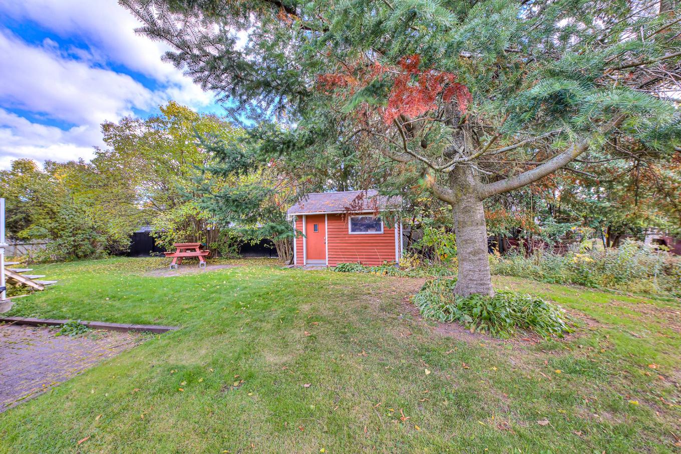 Backyard - 3805 Rue De L'Université, Longueuil (Saint-Hubert), QC - Outdoor