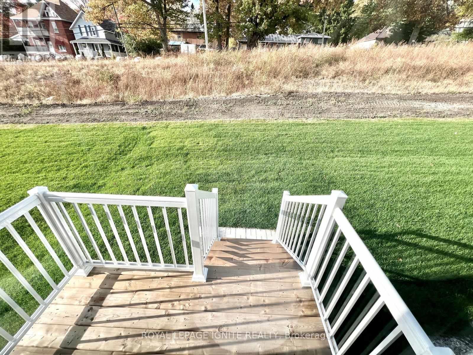 552 Hudson Crescent, Midland, ON - Outdoor