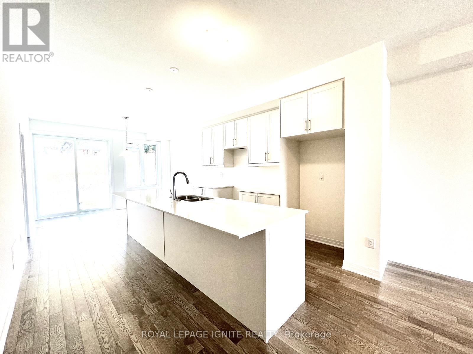 552 Hudson Crescent, Midland, ON - Indoor Photo Showing Kitchen With Double Sink