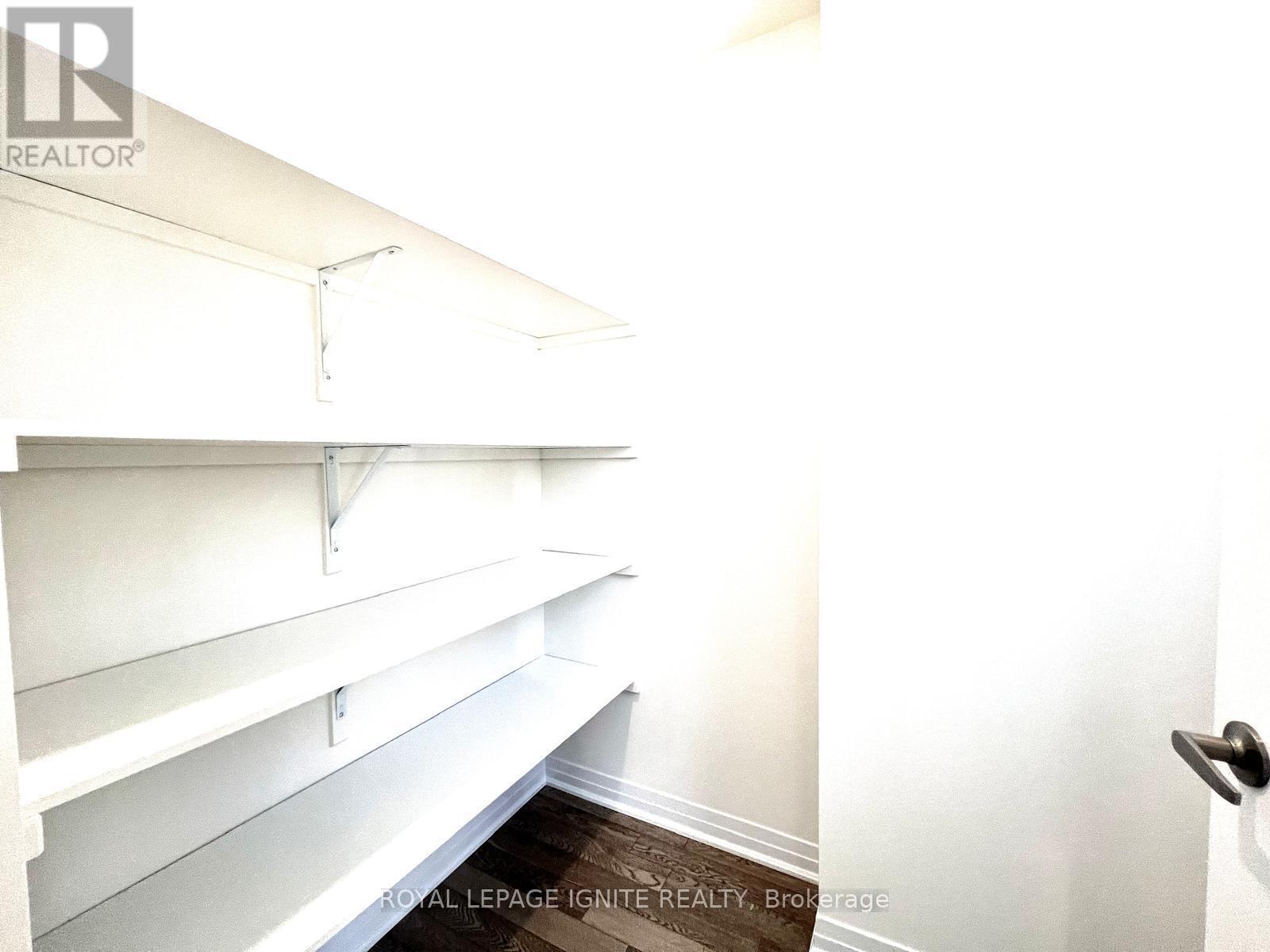 552 Hudson Crescent, Midland, ON - Indoor With Storage