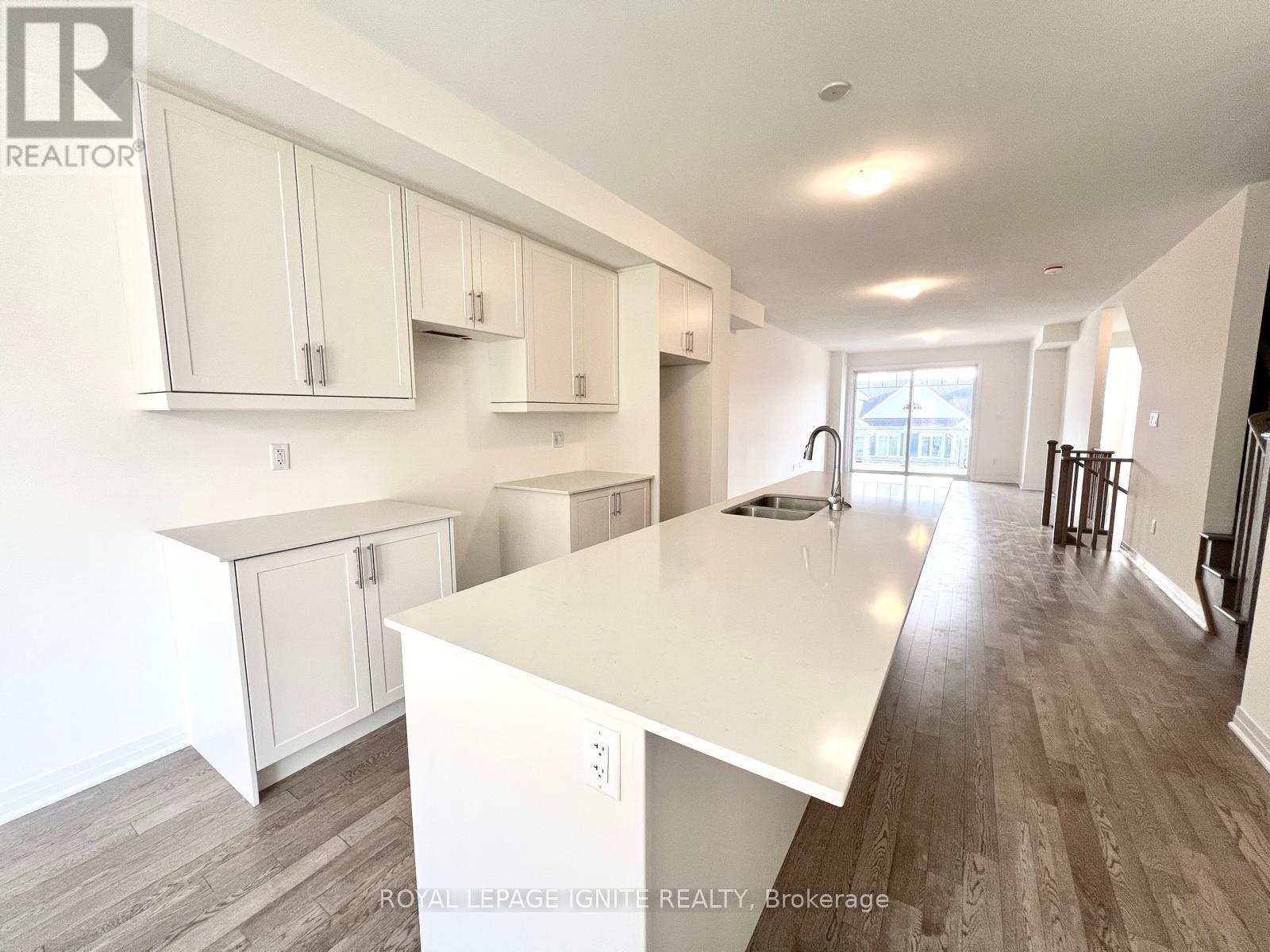 552 Hudson Crescent, Midland, ON - Indoor Photo Showing Kitchen With Double Sink