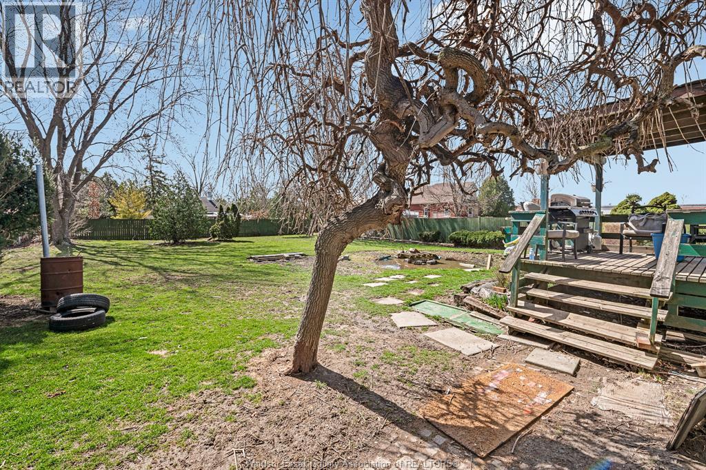 3425 County Rd 42, Windsor, ON - Outdoor