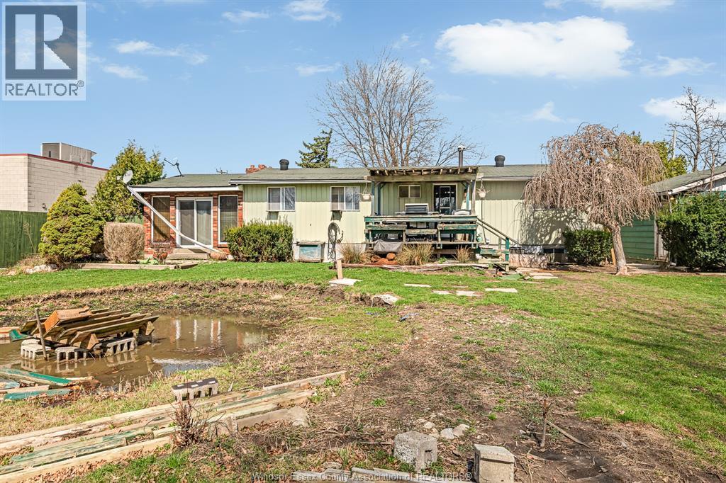 3425 County Rd 42, Windsor, ON - Outdoor