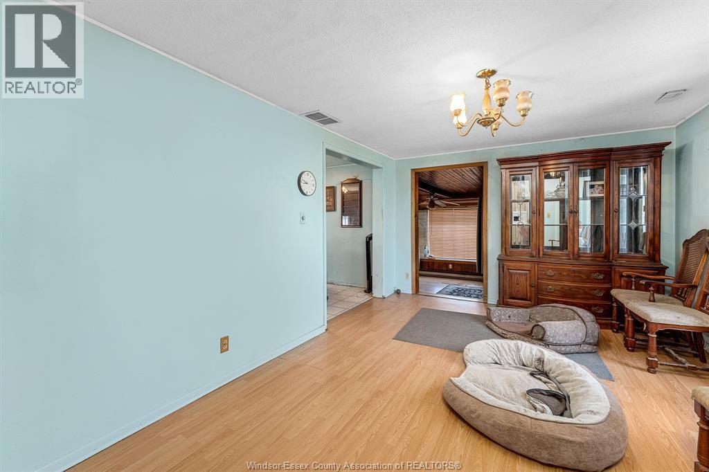 3425 County Rd 42, Windsor, ON - Indoor