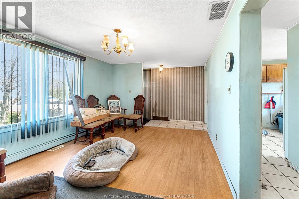 3425 County Rd 42, Windsor, ON - Indoor