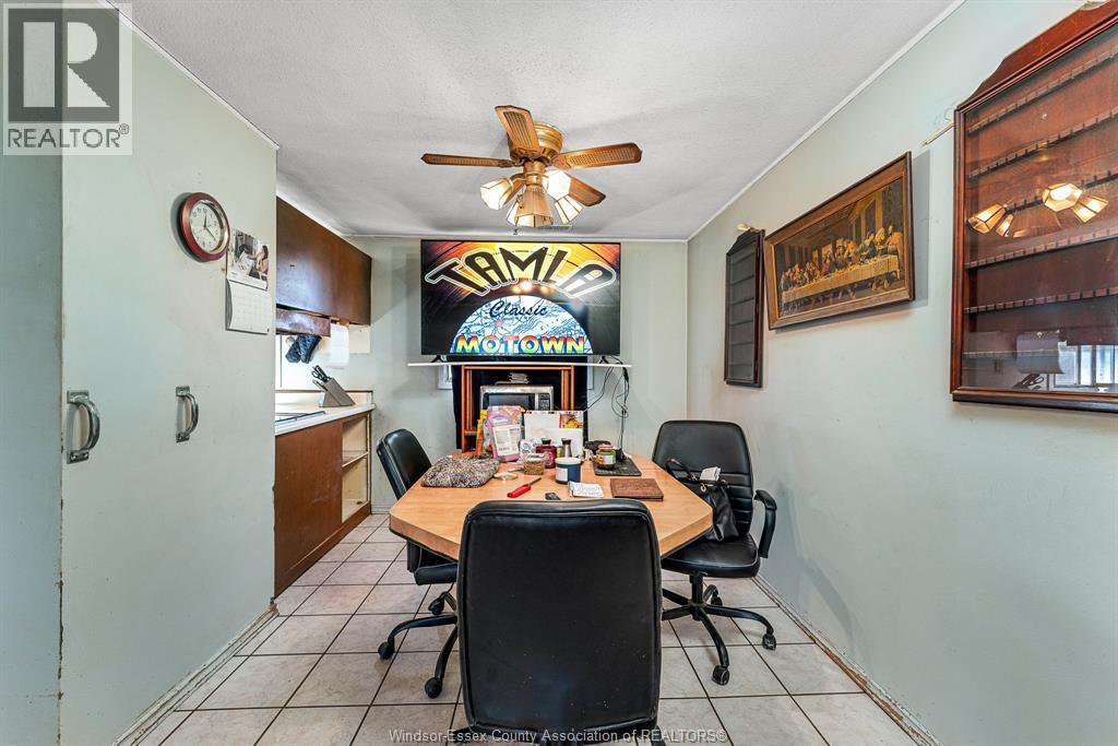 3425 County Rd 42, Windsor, ON - Indoor Photo Showing Dining Room