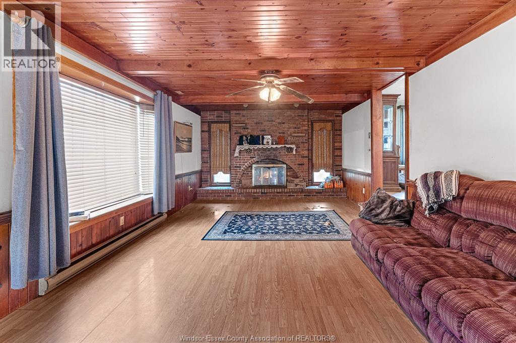 3425 County Rd 42, Windsor, ON - Indoor With Fireplace
