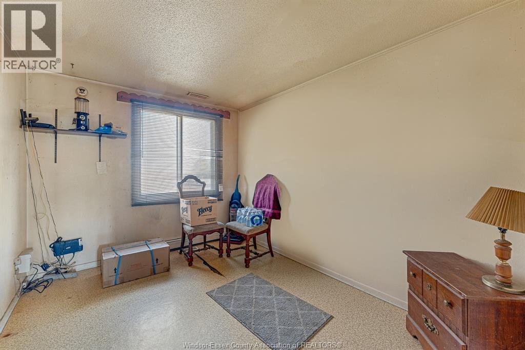 3425 County Rd 42, Windsor, ON - Indoor