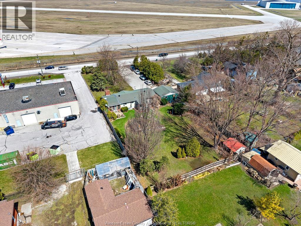 3425 County Rd 42, Windsor, ON - Outdoor With View