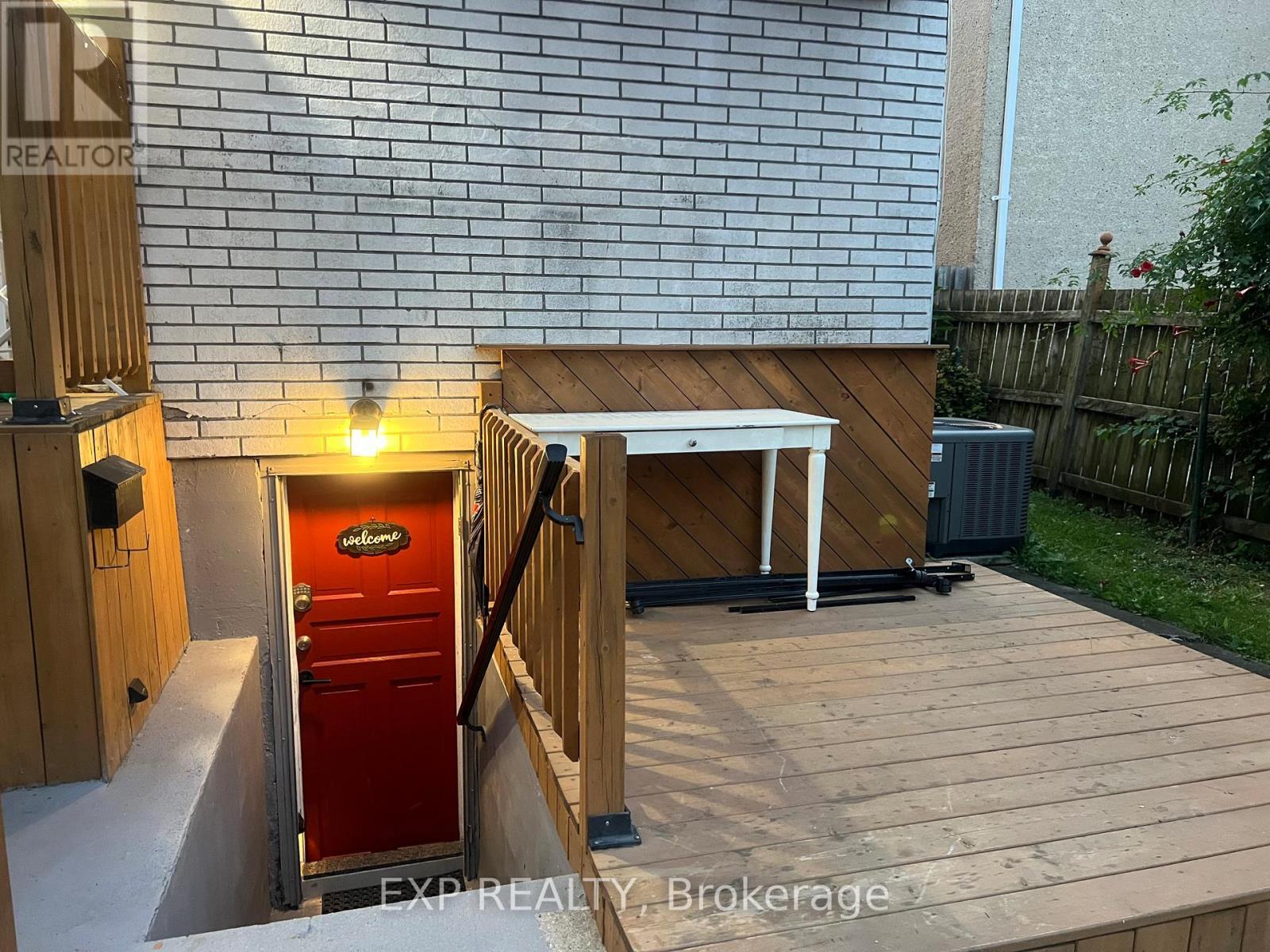 Bsmt - 4424 Sixth Avenue, Niagara Falls, ON - With Exterior